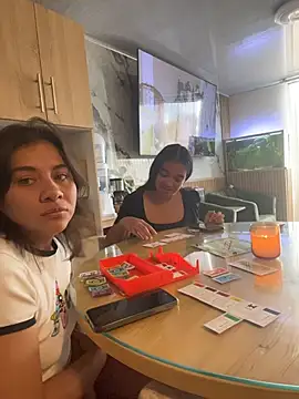 Nina-Eros1 online show from December 5, 2025, 5:33 pm