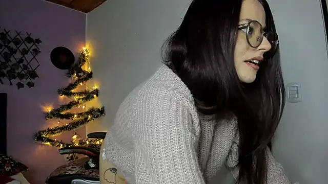 kassandra james online show from January 2, 2025, 11:09 am