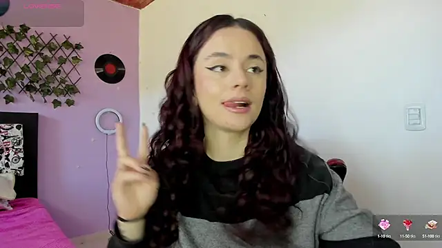 kassandra james online show from January 21, 2025, 4:27 pm
