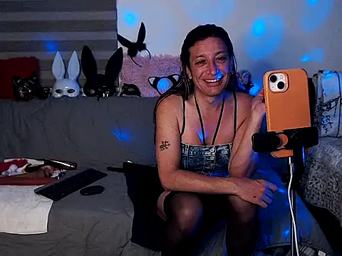 Snapshot of Gikitrans76 chatting on April 23, 2026, 1:01 am Gikitrans76 online show from April 23, 2026, 1:01 am