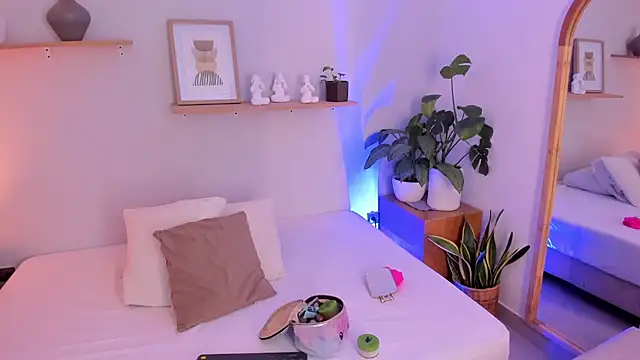 Snapshot of moll1e_ chatting on February 15, 2025, 11:50 am moll1e online show from February 15, 2025, 11:50 am