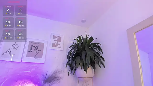 Snapshot of moll1e_ chatting on March 22, 2025, 8:37 pm moll1e online show from March 22, 2025, 8:37 pm