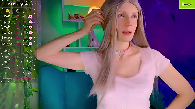 Snapshot of Flash_Summer chatting on October 28, 2025, 11:36 pm Flash Summer online show from October 28, 2025, 11:36 pm