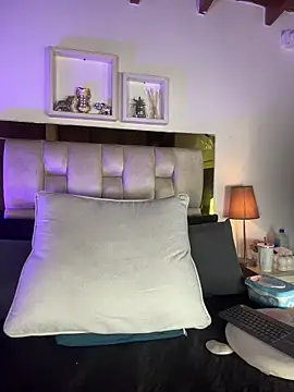 emmy r online show from March 27, 2026, 12:39 pm