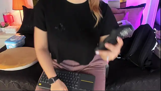 emmy r online show from November 29, 2025, 12:05 pm