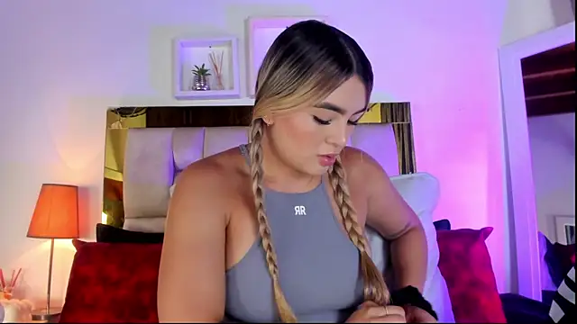 emmy r online show from September 26, 2025, 12:12 pm