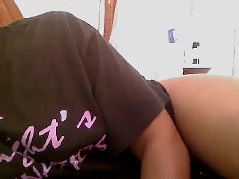 Snapshot of sweet_apple270 chatting on October 13, 2025, 7:10 am sweet apple270 online show from October 13, 2025, 7:10 am