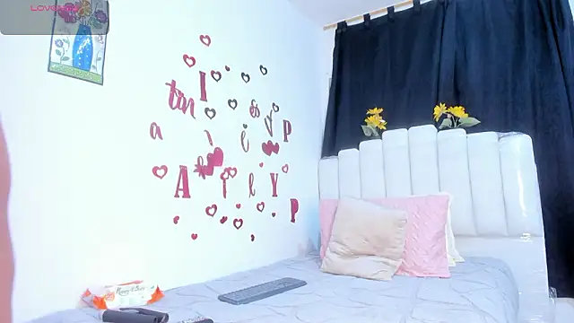 RoxannaBlanche online show from March 6, 2026, 12:11 pm