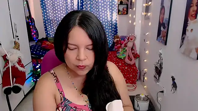 claryssa  online show from December 22, 2024, 8:58 pm