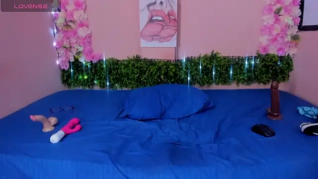 grandmother milf online show from February 20, 2025, 10:15 pm