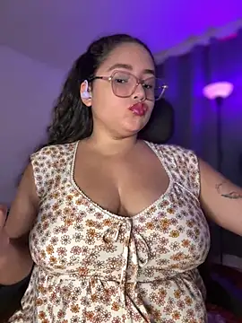 CurlyGirl 1 online show from May 22, 2026, 2:09 am