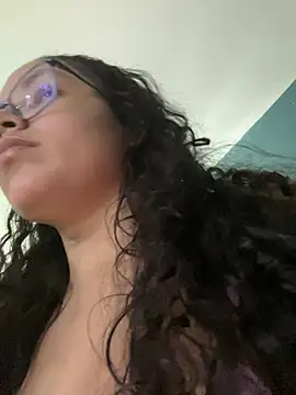 Snapshot of CurlyGirl_1 chatting on February 7, 2025, 10:41 pm CurlyGirl 1 online show from February 7, 2025, 10:41 pm