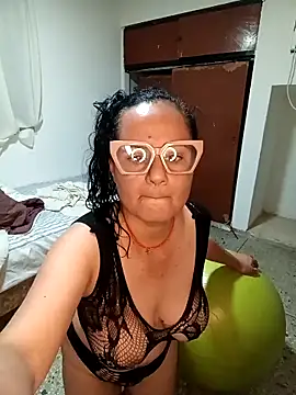 Snapshot of Eunice73 chatting on February 13, 2026, 1:16 am Eunice73 online show from February 13, 2026, 1:16 am