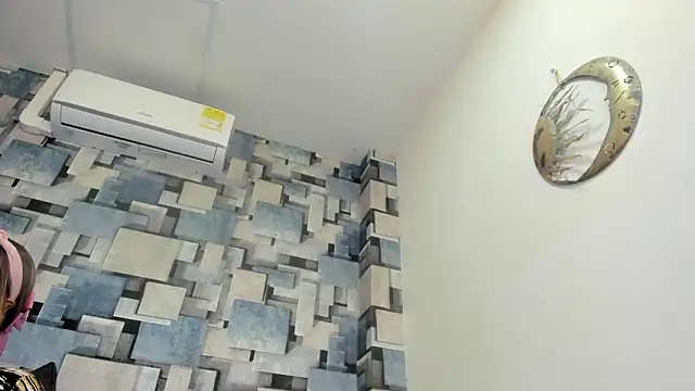 angel dthroatt online show from March 17, 2026, 12:08 pm