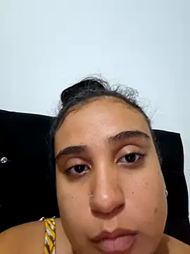 lanaxnax online show from April 19, 2026, 12:22 am