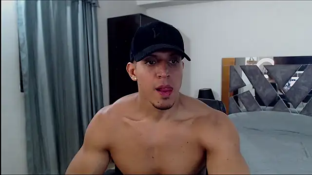 Snapshot of Frank_heaven01 chatting on October 20, 2025, 1:07 am Frank heaven01 online show from October 20, 2025, 1:07 am