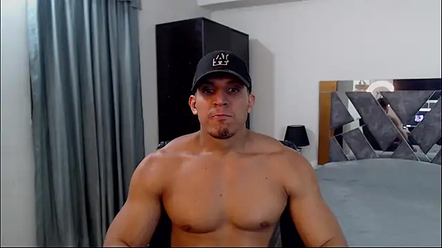 Snapshot of Frank_heaven01 chatting on October 6, 2025, 5:35 pm Frank heaven01 online show from October 6, 2025, 5:35 pm