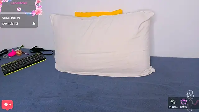 Turkish Latina online show from November 13, 2025, 4:27 am