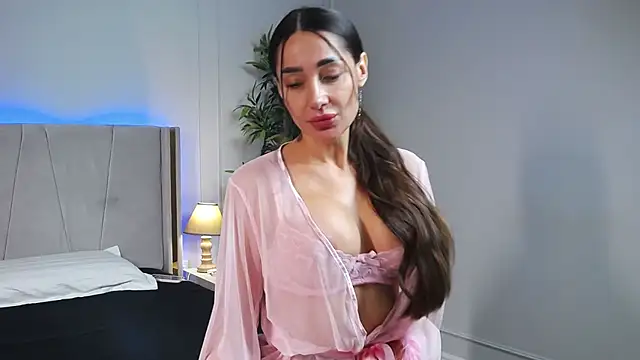 Snapshot of Miriam_fox chatting on September 26, 2025, 9:16 am Miriam fox online show from September 26, 2025, 9:16 am