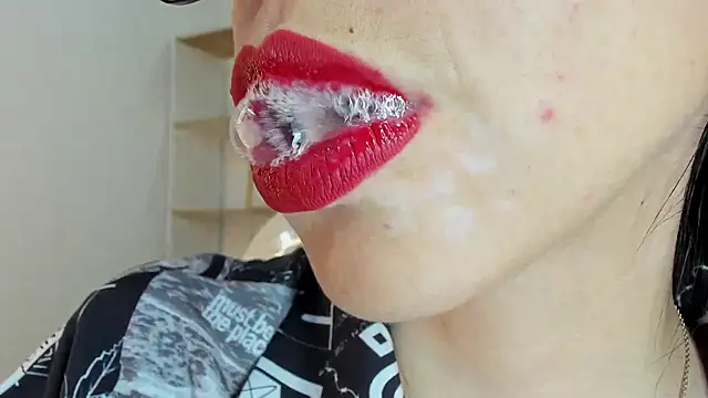 Snapshot of Katty_mouth chatting on October 3, 2025, 8:54 pm Katty mouth online show from October 3, 2025, 8:54 pm