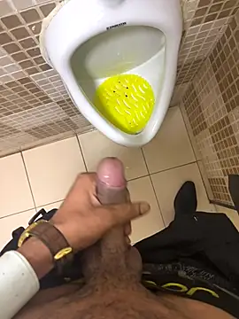 hitlar1026 online show from November 4, 2025, 7:56 am