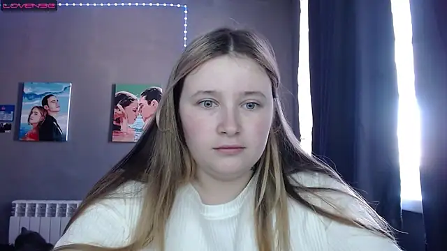 Snapshot of Light_Luna chatting on October 12, 2025, 7:54 am Light Luna online show from October 12, 2025, 7:54 am