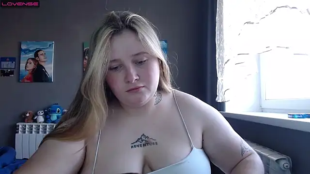 Snapshot of Light_Luna chatting on September 20, 2025, 11:04 am Light Luna online show from September 20, 2025, 11:04 am