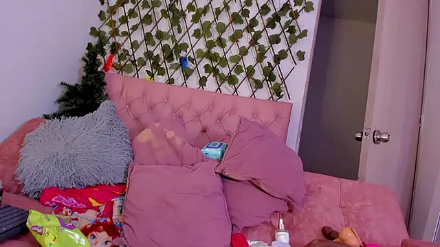 Snapshot of kimmysantoo chatting on October 28, 2025, 7:18 am kimmysantoo online show from October 28, 2025, 7:18 am