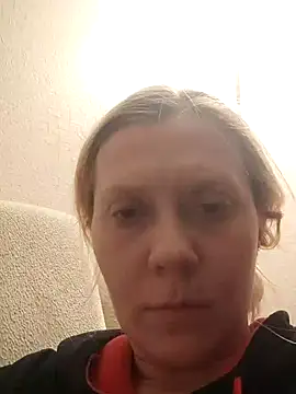 Snapshot of LeraSweet chatting on February 24, 2026, 9:04 pm LeraSweet online show from February 24, 2026, 9:04 pm