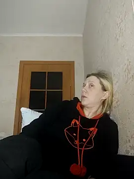 Snapshot of LeraSweet chatting on February 8, 2026, 8:50 pm LeraSweet online show from February 8, 2026, 8:50 pm