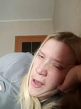 Snapshot of LeraSweet chatting on November 2, 2025, 8:14 pm LeraSweet online show from November 2, 2025, 8:14 pm