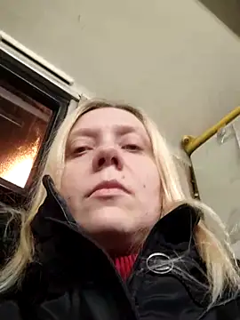 Snapshot of LeraSweet chatting on December 18, 2025, 4:44 pm LeraSweet online show from December 18, 2025, 4:44 pm