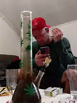 Snapshot of eltoulou chatting on March 11, 2025, 3:45 pm eltoulou online show from March 11, 2025, 3:45 pm