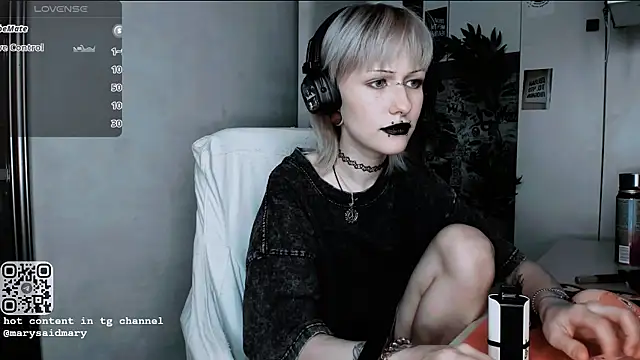 Snapshot of say_mary chatting on October 15, 2025, 12:42 am say mary online show from October 15, 2025, 12:42 am