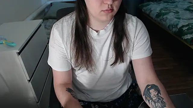 EvaMiron online show from February 12, 2026, 12:16 pm