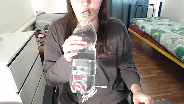 EvaMiron online show from September 23, 2025, 10:22 am