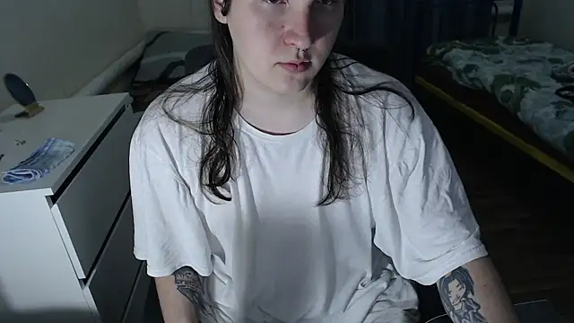 EvaMiron online show from October 16, 2025, 7:55 pm