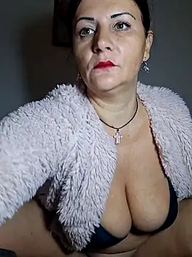 anaaamariaaaa online show from October 28, 2025, 11:20 am