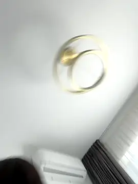 deliaroyal online show from September 21, 2025, 1:38 pm