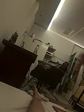 toanxu online show from April 7, 2026, 5:48 pm