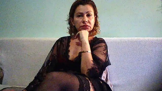 Snapshot of Mat_Elenore chatting on October 13, 2025, 5:31 am Mat Elenore online show from October 13, 2025, 5:31 am