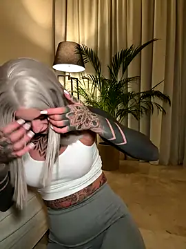 Snapshot of bambixboo chatting on September 17, 2025, 9:17 pm bambixboo online show from September 17, 2025, 9:17 pm