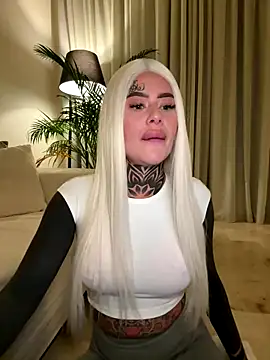 Snapshot of bambixboo chatting on October 9, 2025, 8:20 pm bambixboo online show from October 9, 2025, 8:20 pm