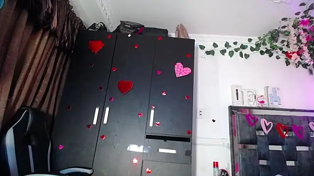 Snapshot of emma_hoot1 chatting on February 1, 2025, 4:46 am emma hoot1 online show from February 1, 2025, 4:46 am