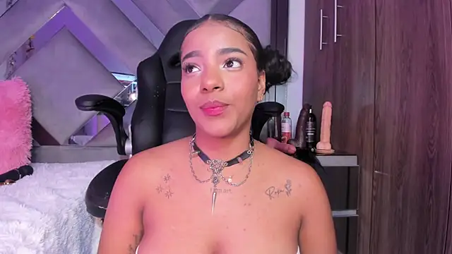 Iris hott1 online show from January 18, 2025, 3:31 am