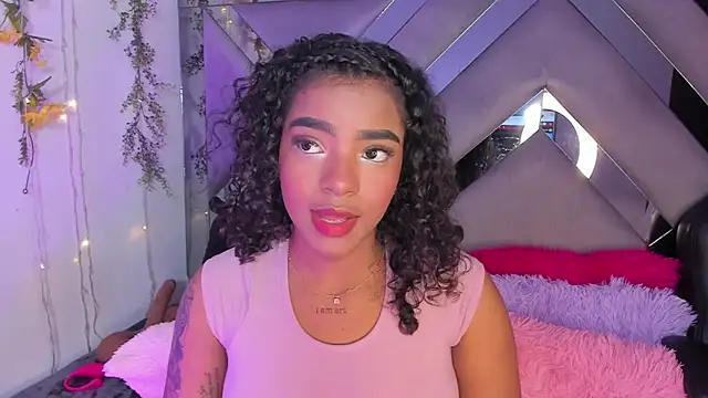 Iris hott1 online show from March 18, 2025, 8:26 pm