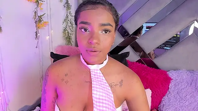 Iris hott1 online show from March 19, 2025, 8:32 pm