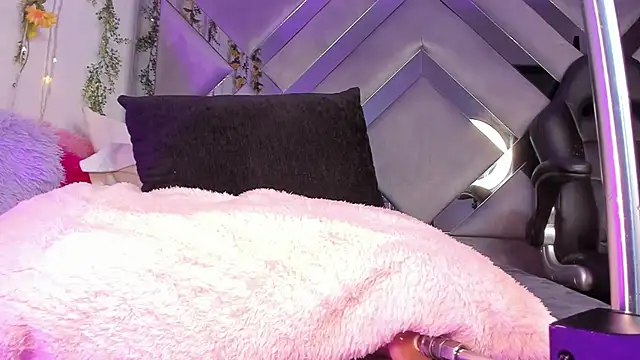 Iris hott1 online show from March 13, 2025, 12:16 am
