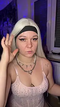 kinkygirl420x online show from December 16, 2025, 8:13 pm