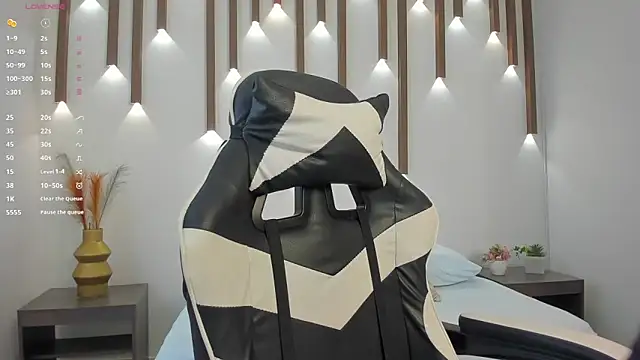 megan cooper28 online show from October 1, 2025, 7:18 pm